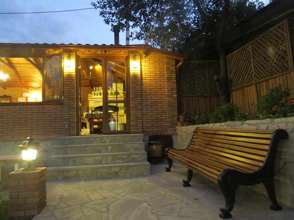 Maghay B&B Hotel In Wanadsor Exterior foto